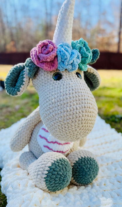 Giant Unicorn Dinosaur