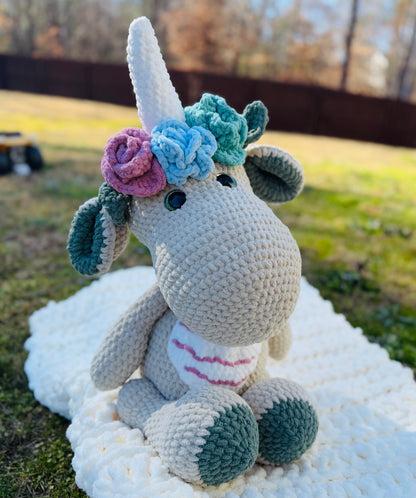 Giant Unicorn Dinosaur